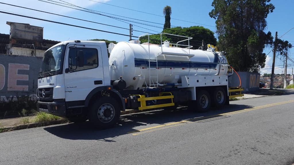 Caminhão de Hidrojateamento