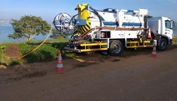 Caminhão de Hidrojateamento